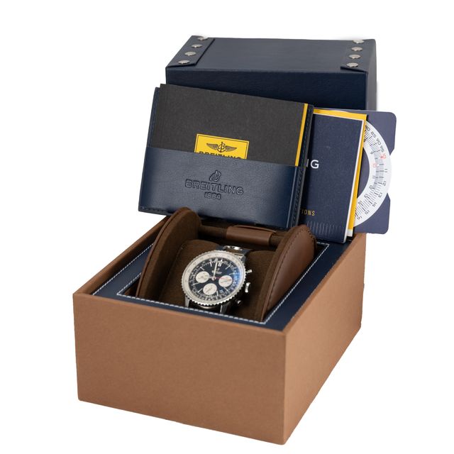 Breitling Navitimer 01 AB0121 Image 6